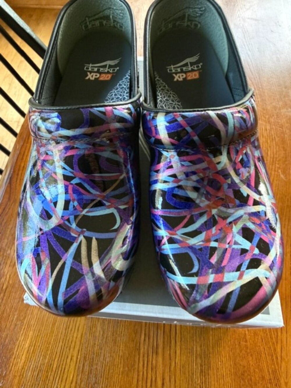 Dansko XP 2.0 Ribbon Patent Leather Clogs Women's EU 37 NIB